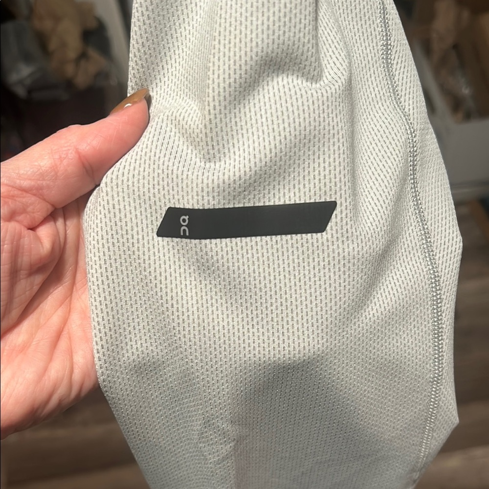 On Running Light Gray Zip-Up Jacket - Picture 9 of 15